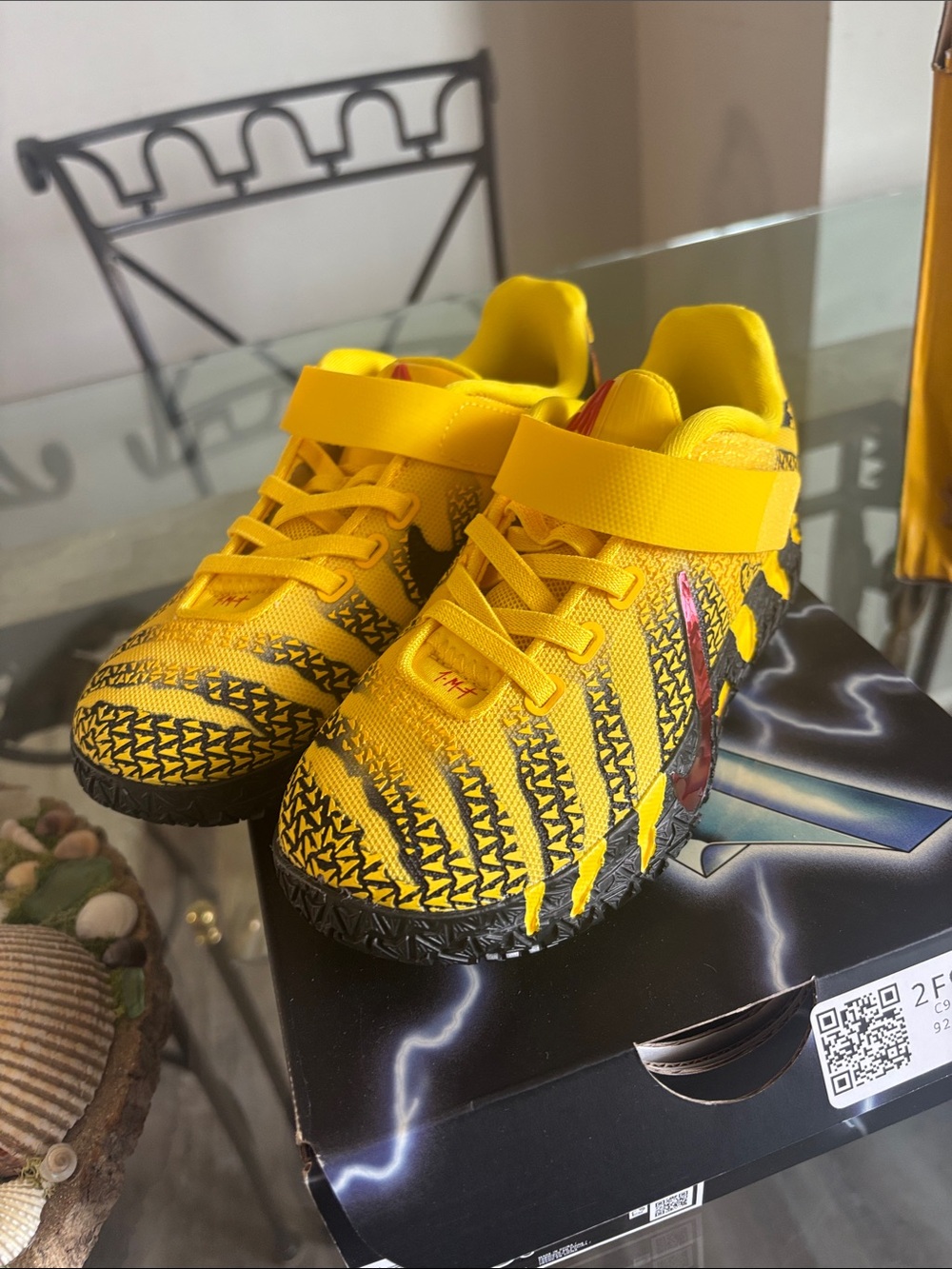 Nike Kids Yellow and Black Lightning-Accent Velcro Sneakers